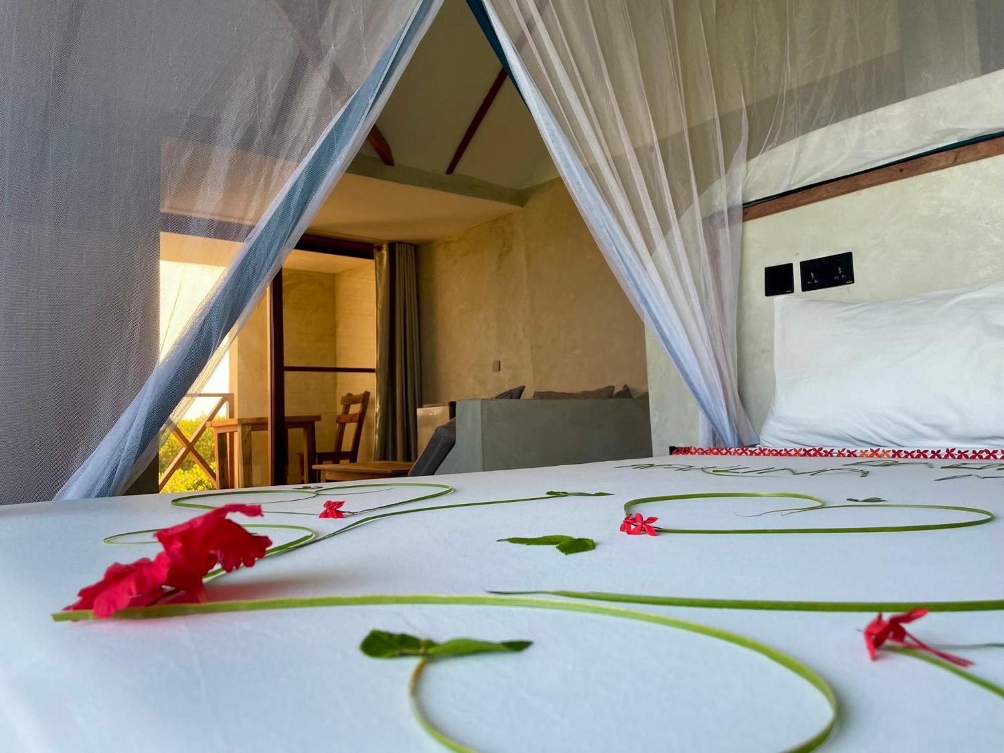 Baobab Bungalows Джамбиани Экстерьер фото
